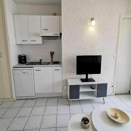 2 For 5 People Apartment